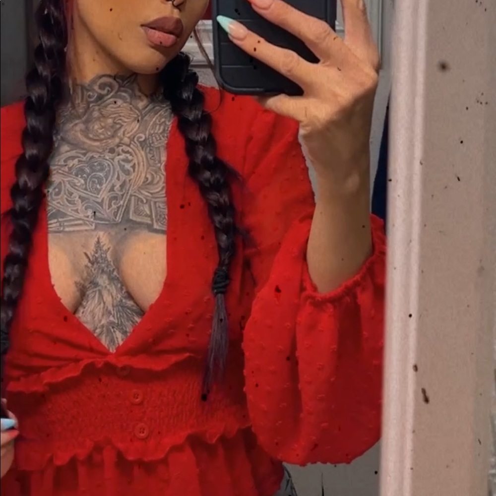 Red xs fashion nova shirt